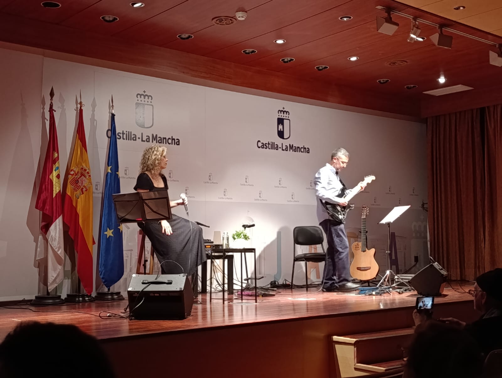 Presentación del álbum de álbum Anafragmas Sonoros el salón de actos de la Junta de Comunidades de Guadalajara